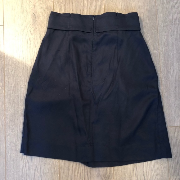 H&M High Waisted Skirt - Picture 2 of 2